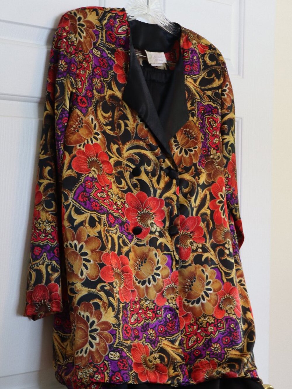 Women's Size M 2-Piece Pajama Set Asian Influence Satin Front Button Like New